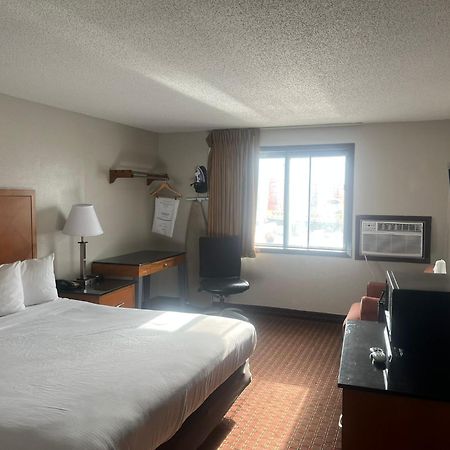 Days Inn By Wyndham Fort Dodge Esterno foto