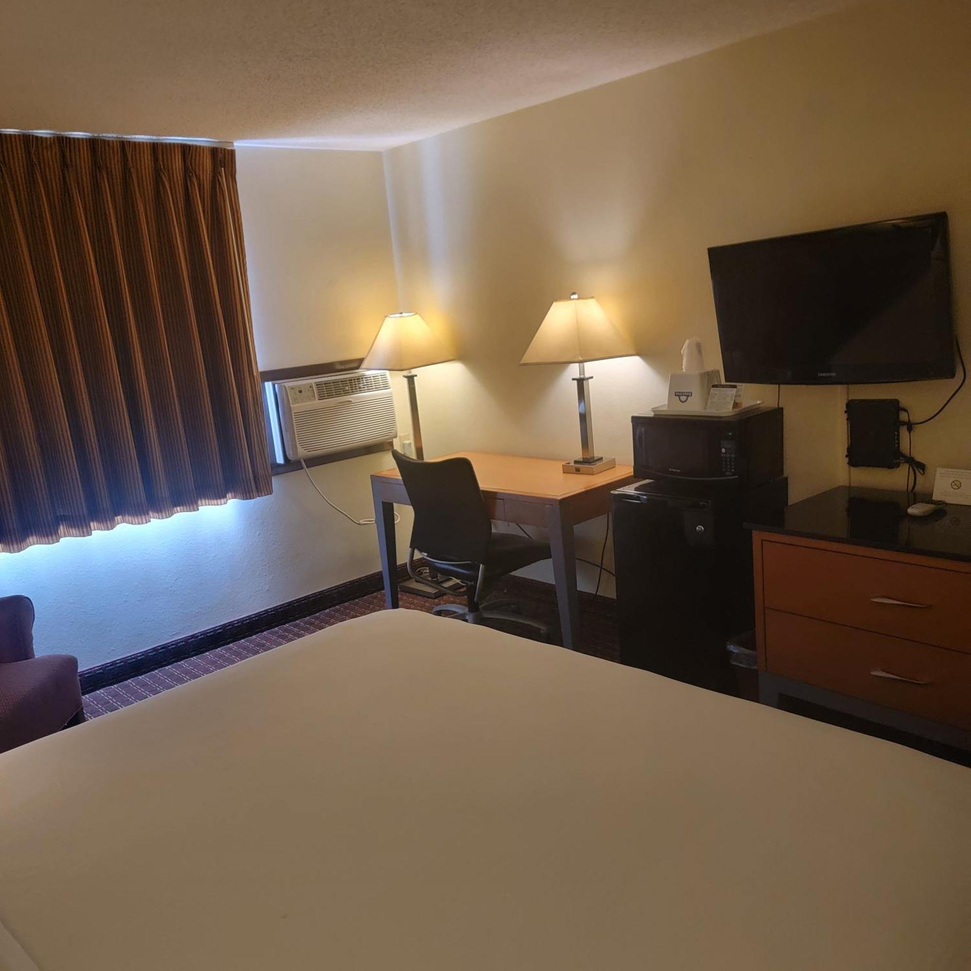 Days Inn By Wyndham Fort Dodge Esterno foto