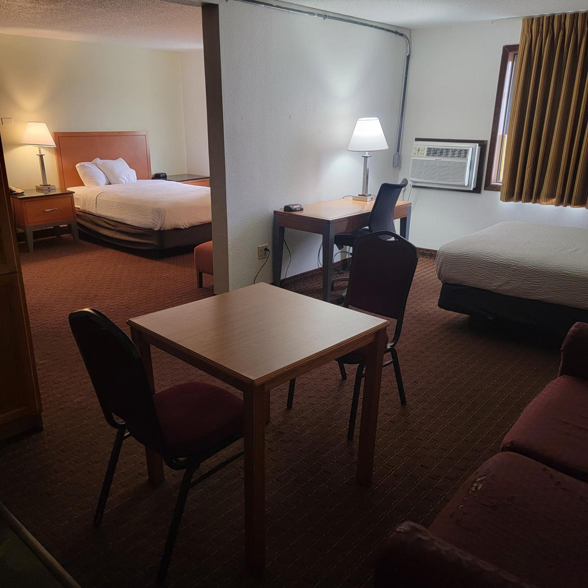 Days Inn By Wyndham Fort Dodge Esterno foto