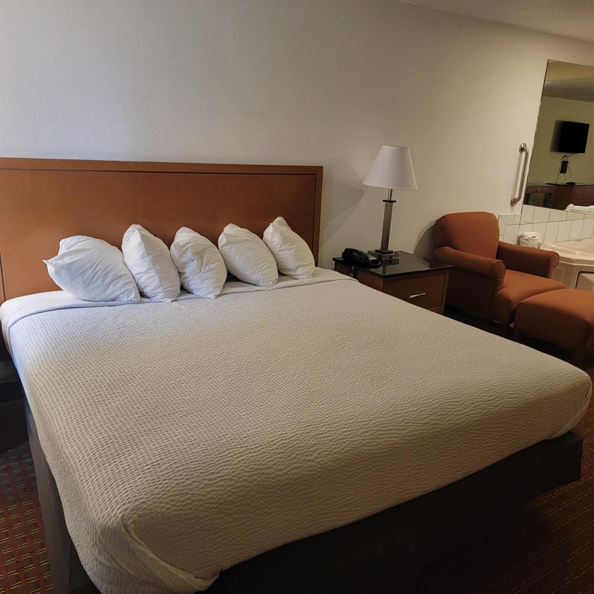Days Inn By Wyndham Fort Dodge Esterno foto