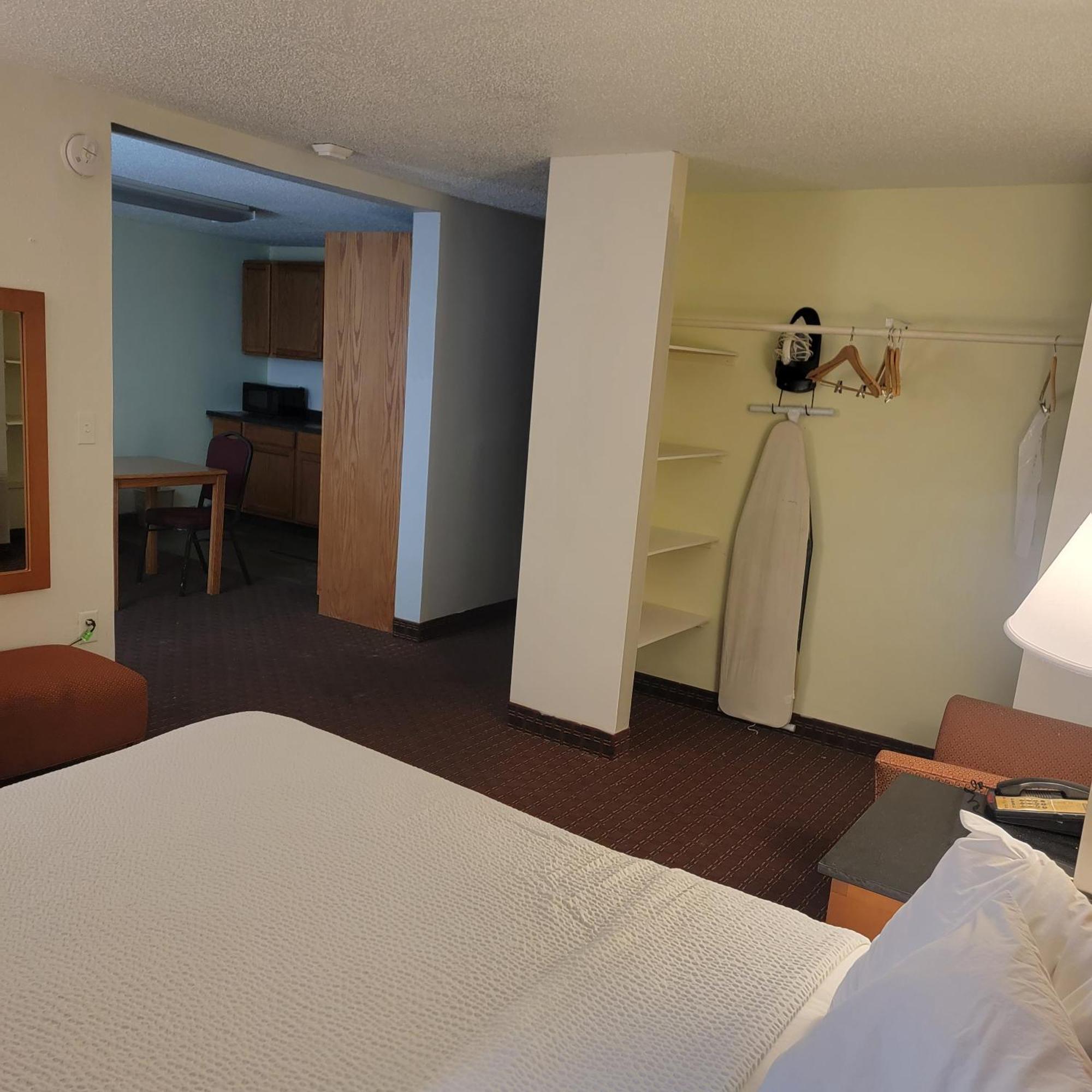 Days Inn By Wyndham Fort Dodge Esterno foto