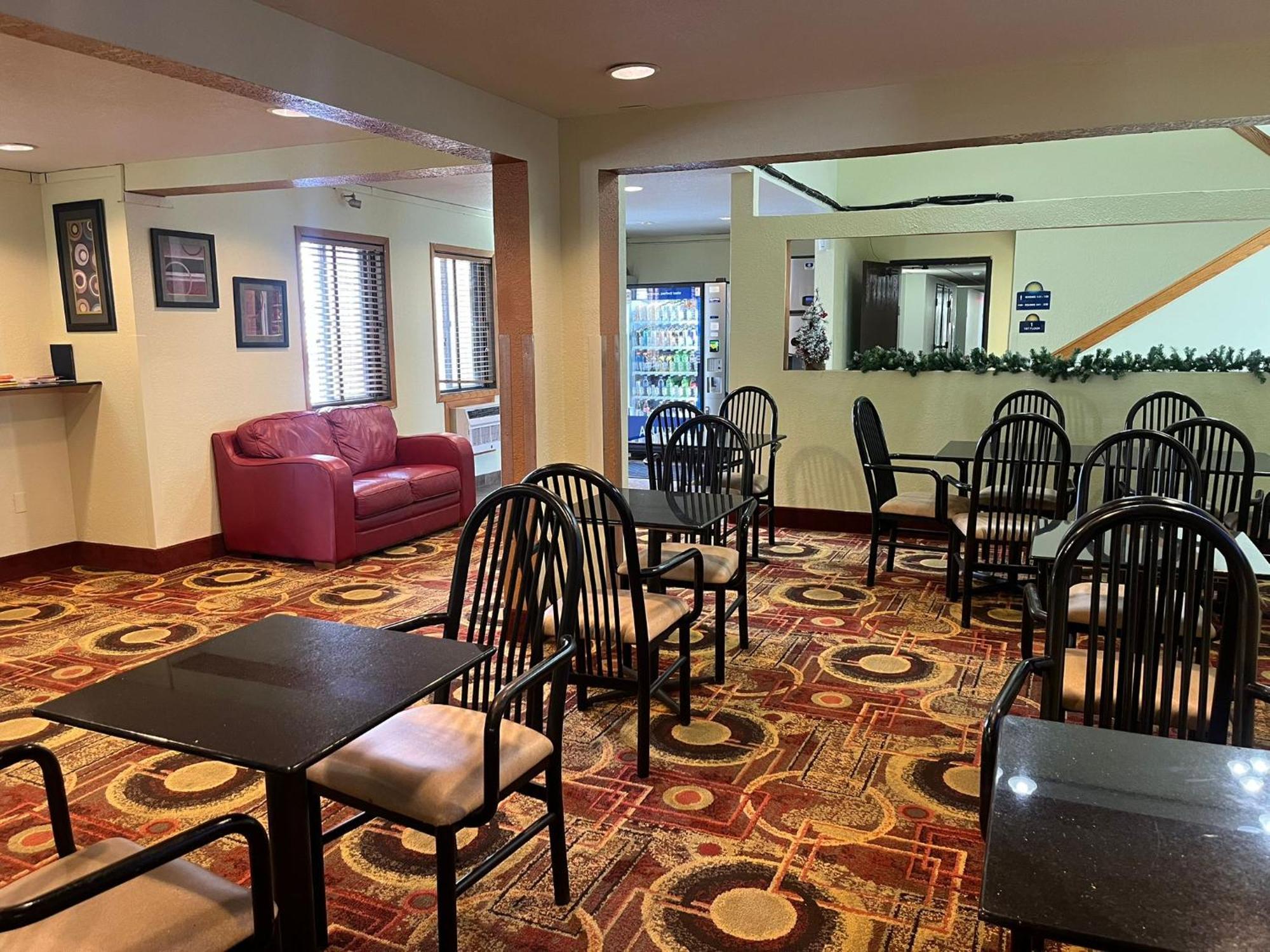 Days Inn By Wyndham Fort Dodge Esterno foto